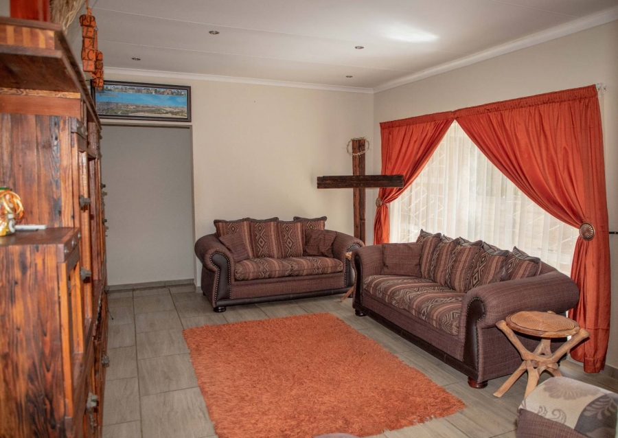 4 Bedroom Property for Sale in Heilbron Free State